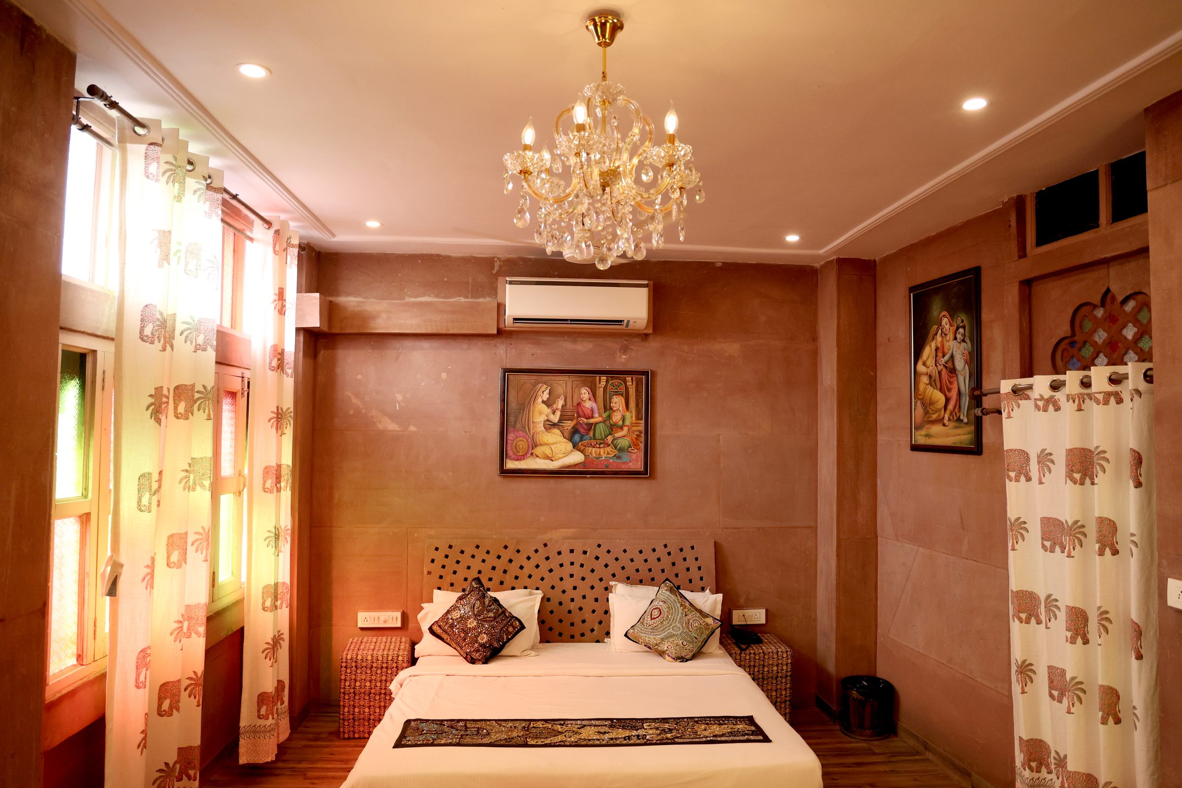 Heritage Grandeur